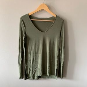 Abercrombie & Fitch Long Sleeve Tee - Small